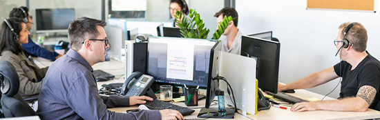 Dans les bureau de l'éditeur français de PMS : Misterbooking