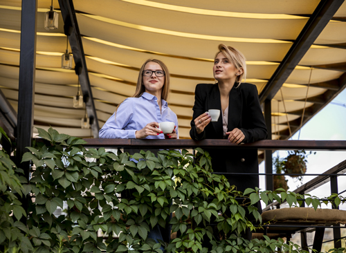 Performance énergétique dans un hôtel avec gestion intelligente de l’énergie et démarche environnementale durable.